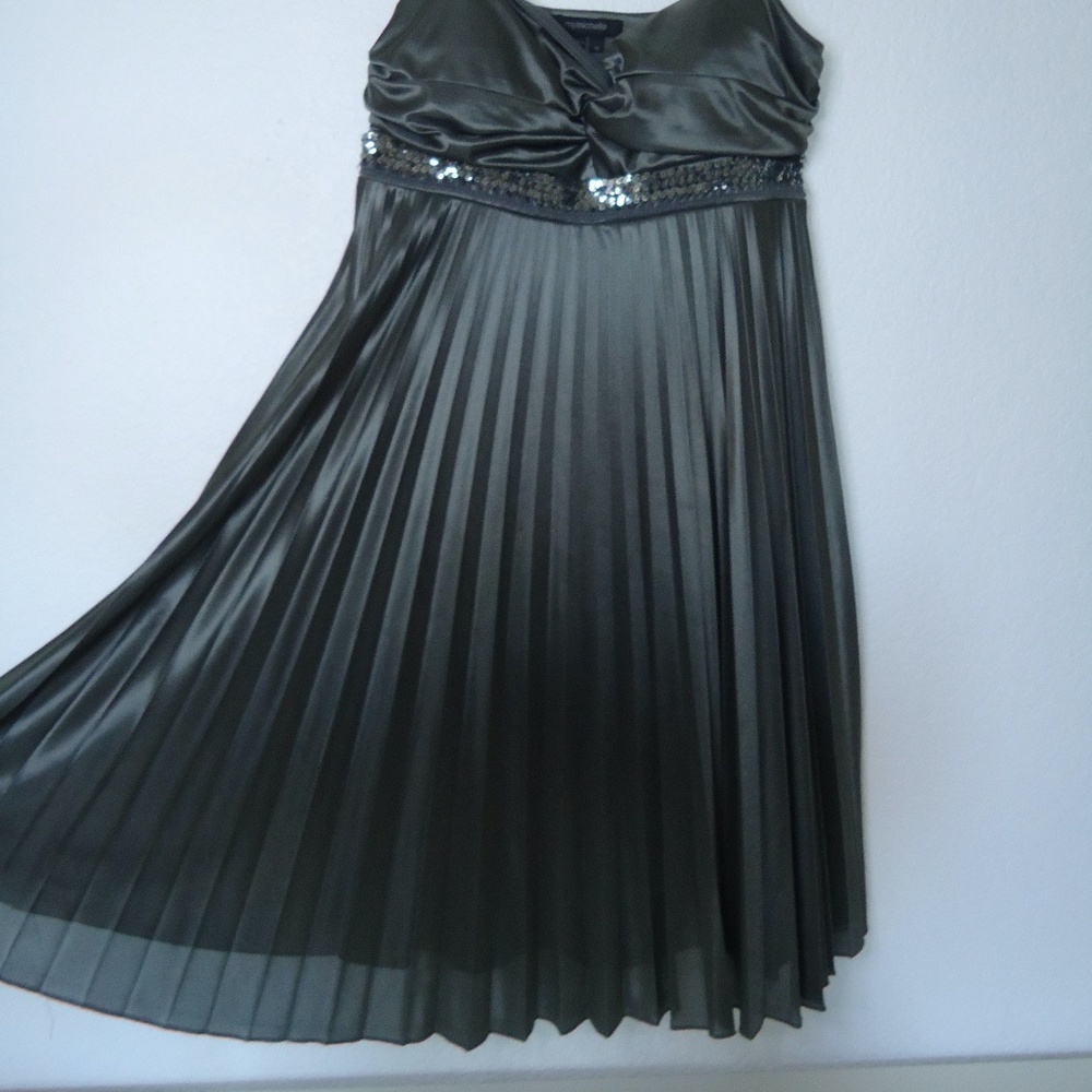 My Michelle Short Gray Formal Party Dress - Size M - Picture 4 of 8